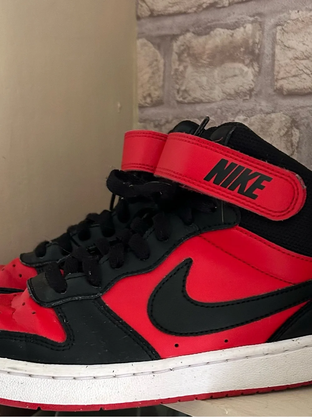 Nike Court Borough Mid 2 GS Black Red Bred Sneakers Youth Strap High Top